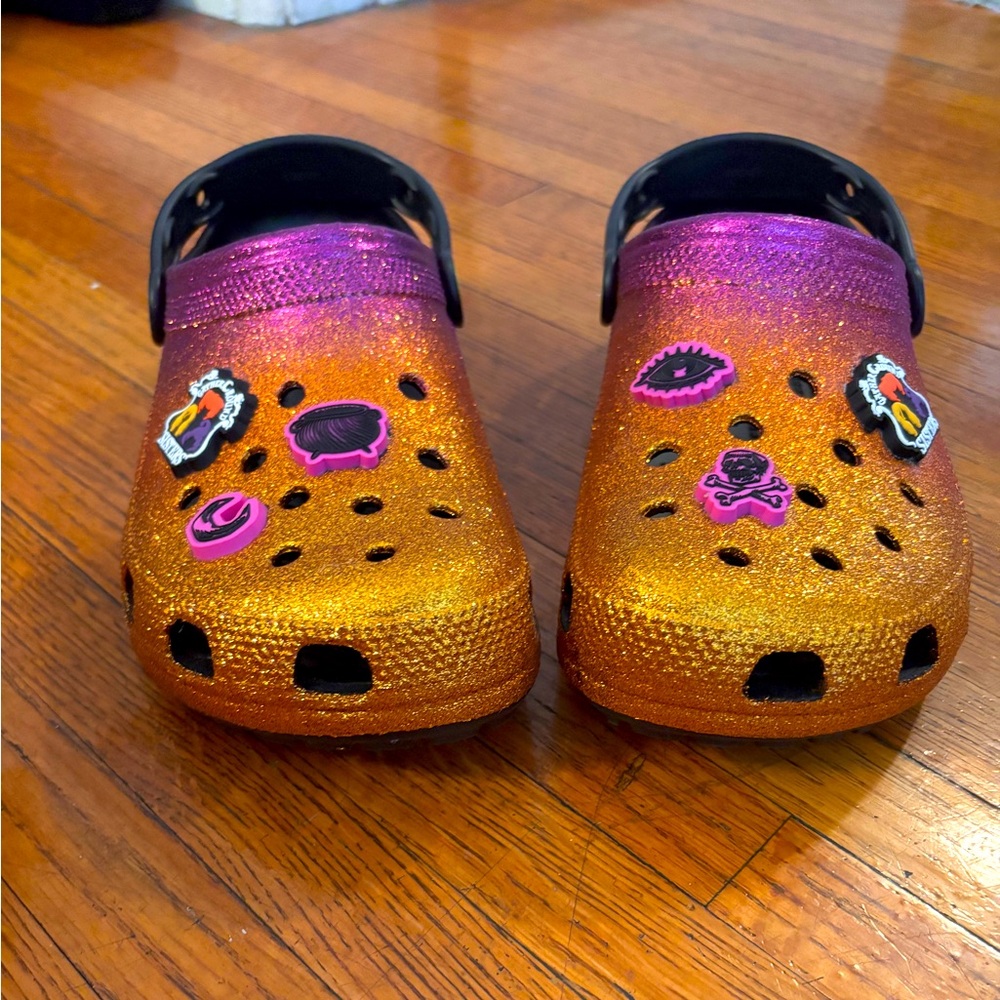 Hocus Pocus Crocs -Size 11 W, 9 M - Picture 2 of 9